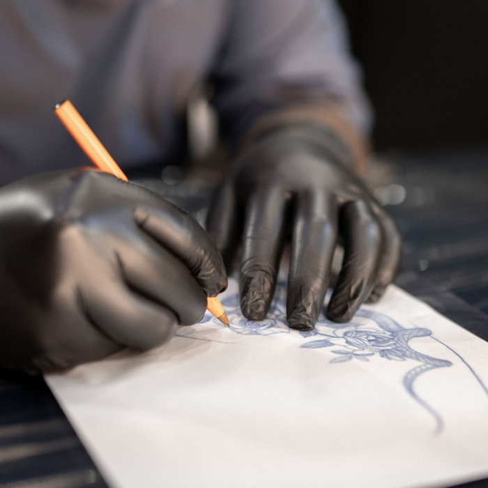 Box of 100 DTS Black Nitrile Gloves