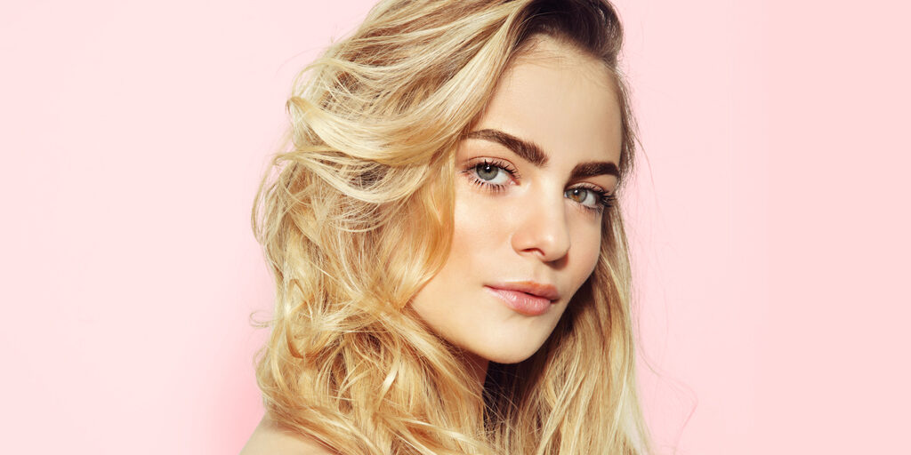 Les Meilleurs Pigments de Microblading pour les Blondes